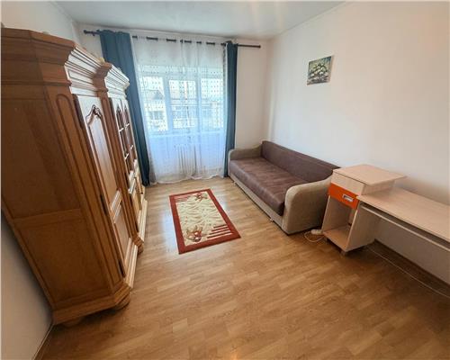 Apartament cu 3 camere decomandat de inchiriat zona Gara