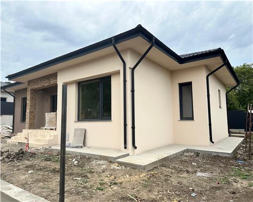 Casa/Vila plan parter 4 camere de vanzare - Tomesti