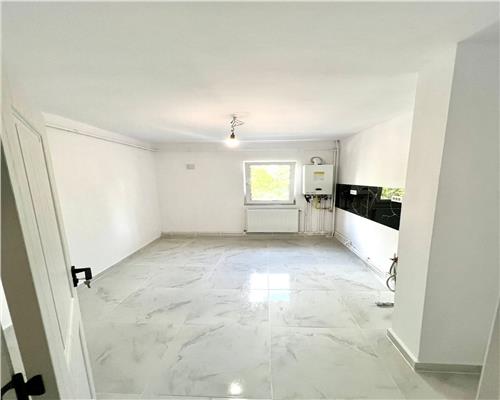 Apartament cu 4 camere Dacia, et 1