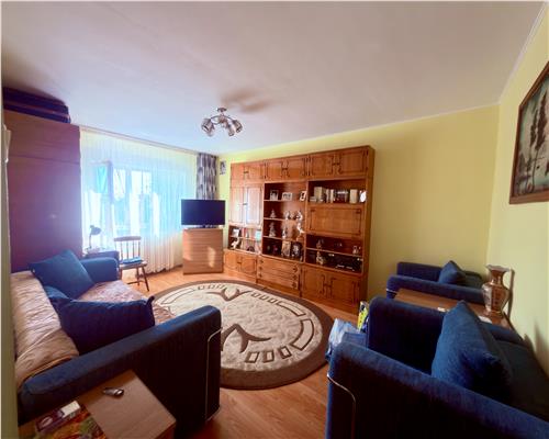 Apartament o camera Nicolina, etaj intermediar
