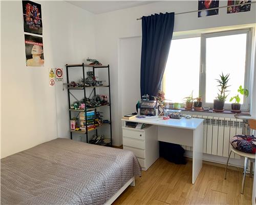 Apartament 3 camere Hala Centrala