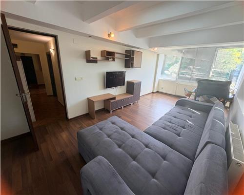Reprezentare exclusiva! Apartament cu 2 camere decomandat cu terasa inchisa
