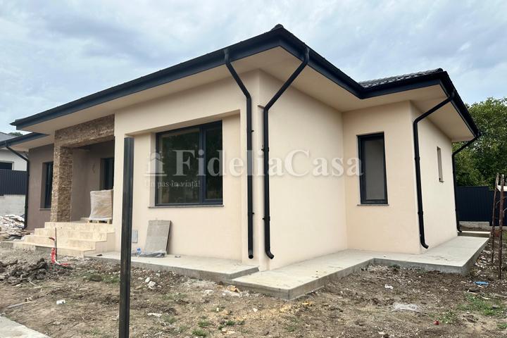 Casa/Vila plan parter 4 camere de vanzare - Tomesti