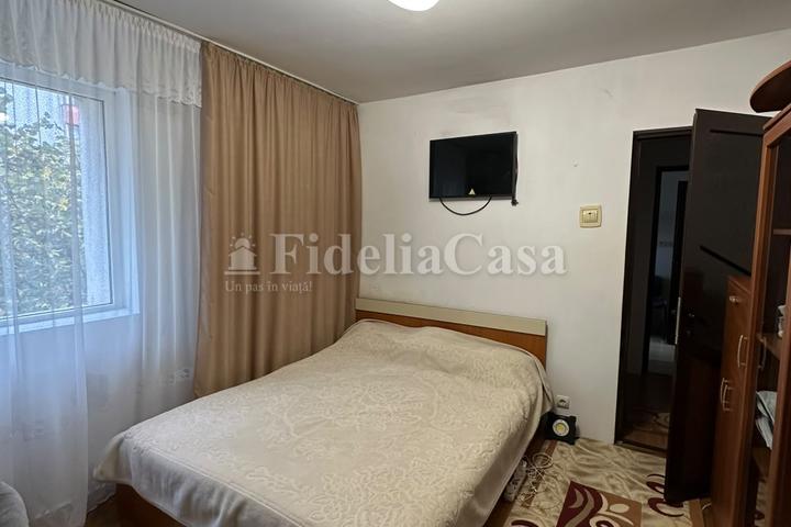 Apartament cu 2 camere, decomandat, 50 mp, etaj intermediar - Podu Ros – foto 3