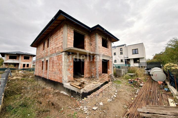 Vilă Individuală în Stadiul „La Roșu” sau „La Cheie” în Vișan, Com. Bârnova, Jud. Iași – Teren 500 mp, 4 Camere – foto 2