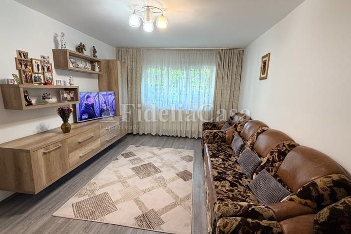 Exclusiv! Apartament cu 3 camere decomandat Dacia, model cu 2 bai.