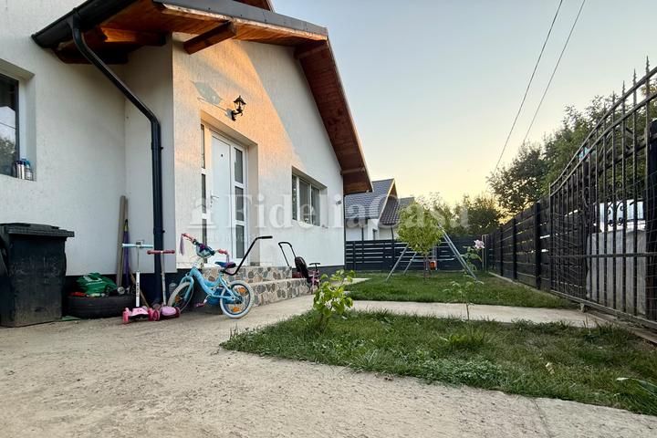 Casa cu 3 camere de vanzare, Lunca Cetatuii - Iasi