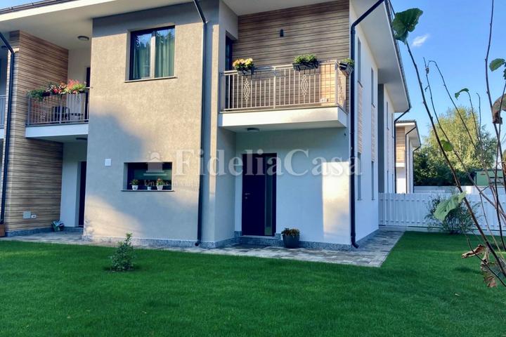 Vila de vanzare Breazu-quadruplex – foto 3