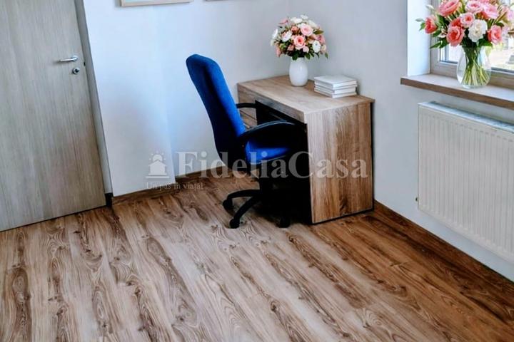 Apartament cu 3 camere și mansardă amenajată de vânzare – Cartier Vișoianu – foto 3