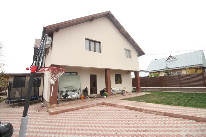 Vila de vanzare Miroslava