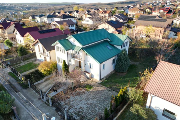 Vila de vanzare Valea Lupului