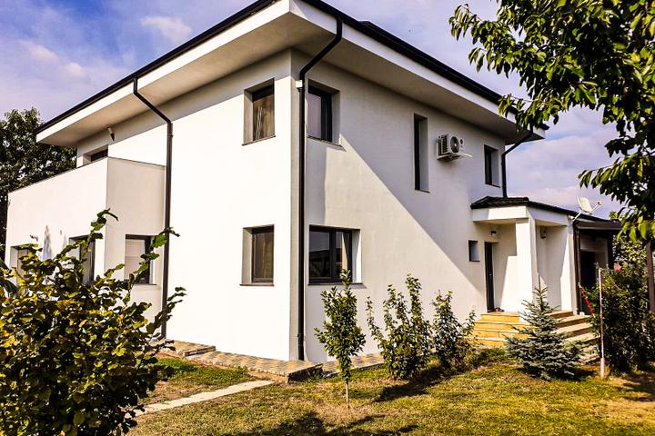 Vila de vanzare Valea Lupului