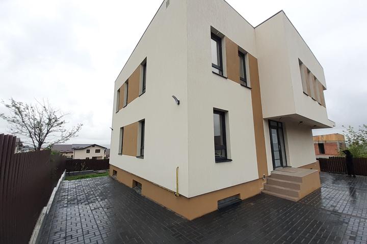 Vila de vanzare Valea Lupului
