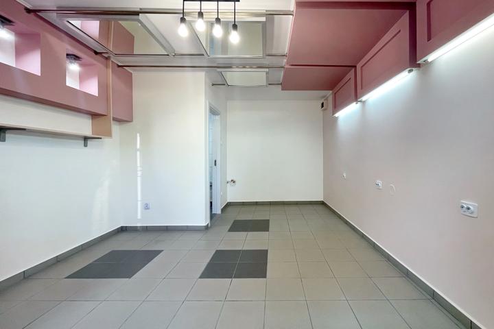 Spatiu comercial de vanzare Bularga Baza III