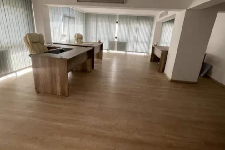 Spatiu comercial de inchiriat Centru