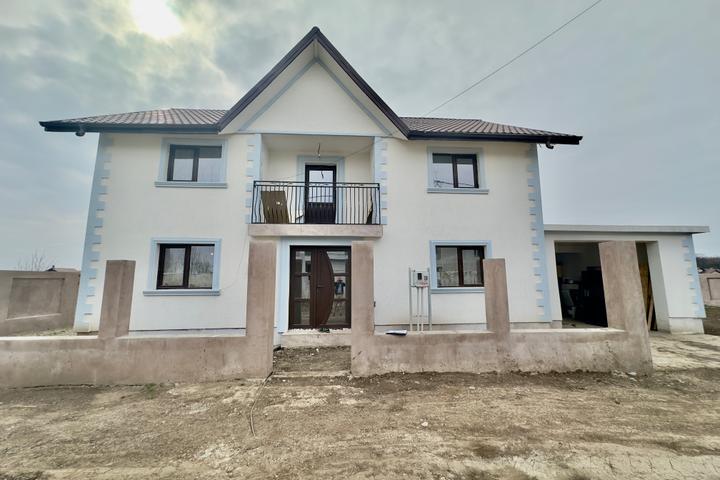 Vila de vanzare Valea Ursului