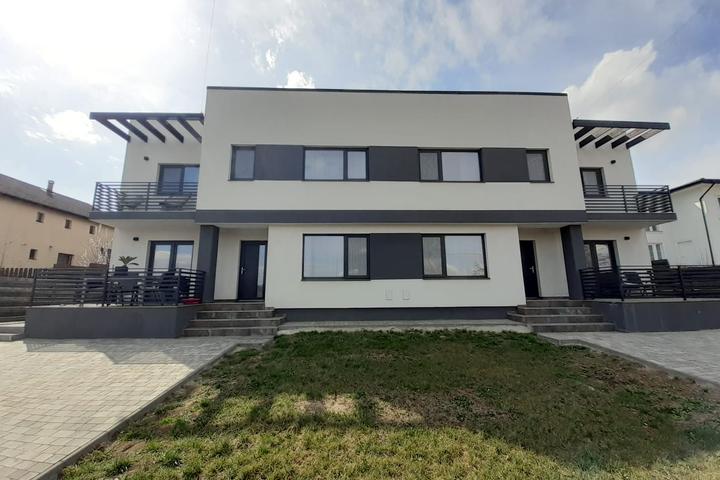 Vila de vanzare Valea Lupului
