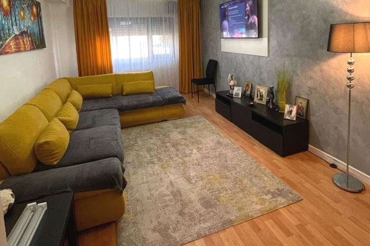 Apartament 3 camere de vanzare Tatarasi - Metalurgie
