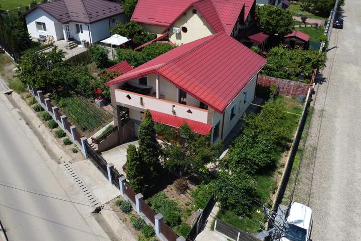 Fidelia Casa vă oferă spre vânzare o vila individuală cu 5 camere si 2 băi