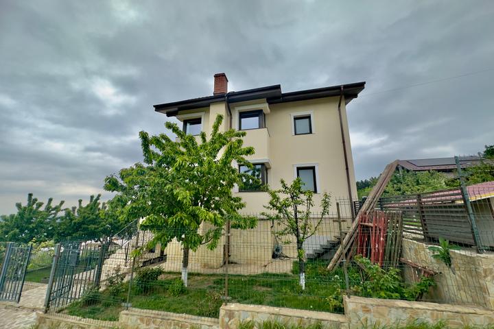 Vila de vanzare Bucium