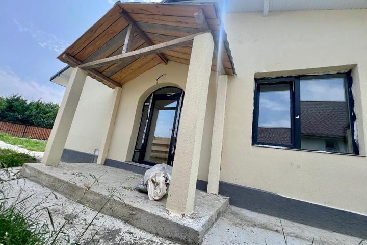 Vila de vanzare Iasi Voinesti