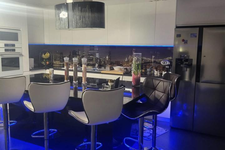 Apartament 3 camere de vanzare Lunca Cetatuii