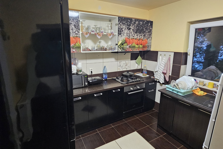 Vila 6 camere 500 mp teren - Aroneanu Iasi