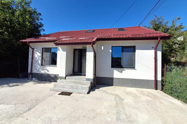 Vila de vanzare Rediu