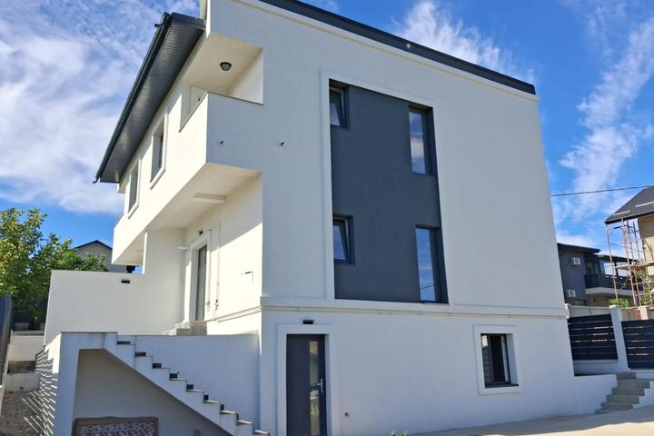 Vila de vanzare Rediu