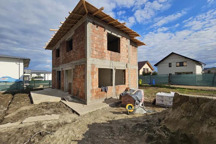 Vila 5 camere 149 mp utili Valea Lupului la 2km de rond Pacurari
