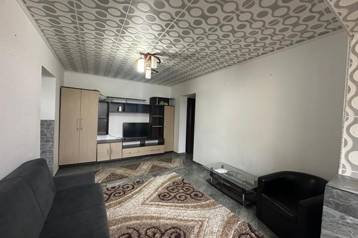 Apartament 3 camere de vanzare Podu Ros