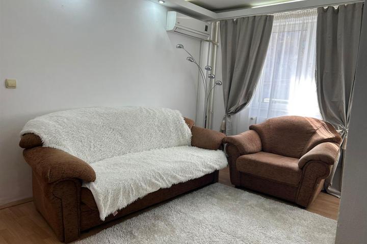 Apartament 3 camere de vanzare Podu Ros