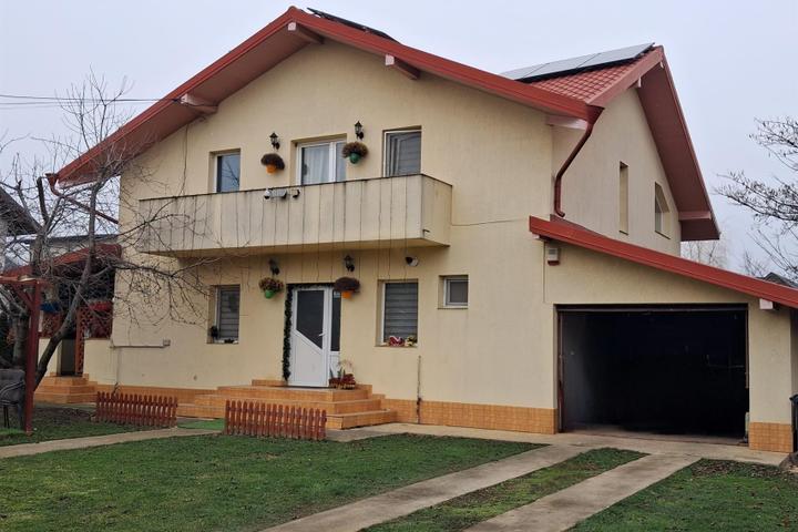 Vila de vanzare centru Valea Lupului