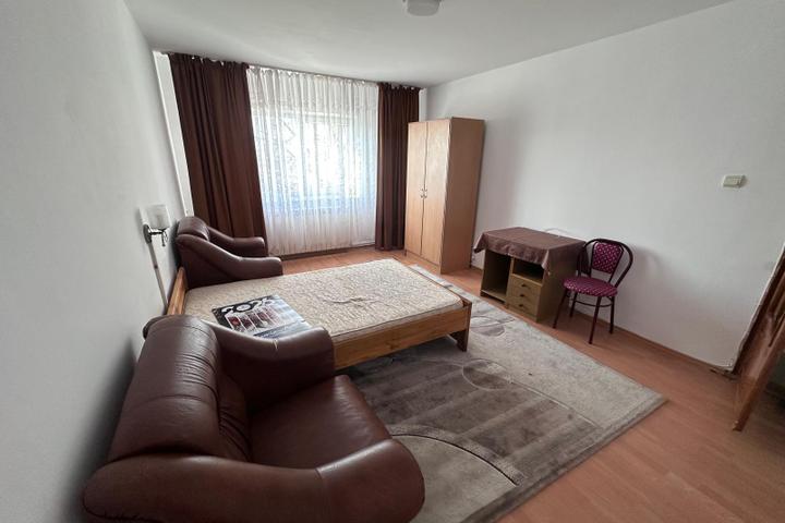 Apartament 3 camere de vanzare Dacia