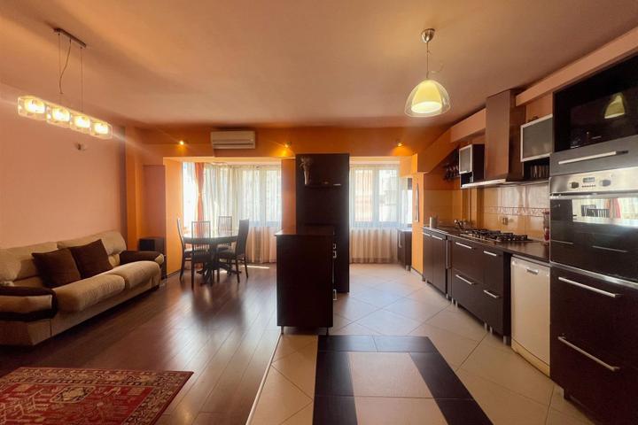 Apartament 3 camere Pacurari model 86 mp etajul 2