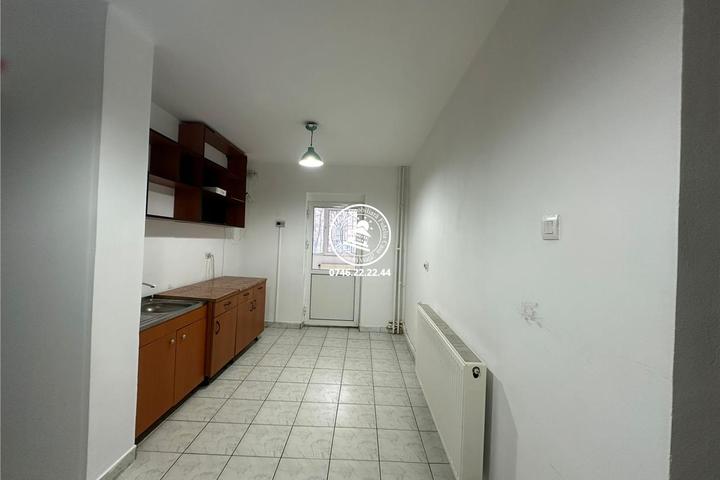 Apartament 4 camere de inchiriat Alexandru cel Bun