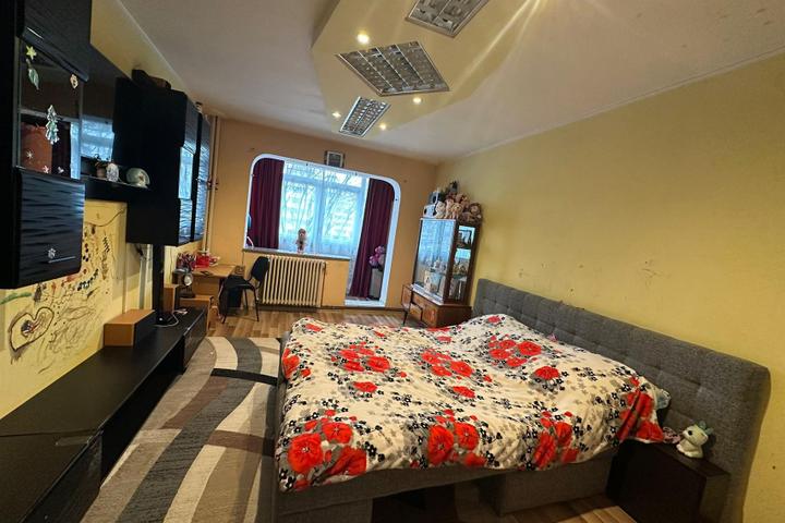Apartament 3 camere decomandat de vanzare - Gara
