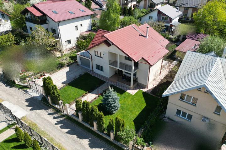 Vila 7 camere P+M+Pod 1000mp teren - Valea Lupului Iasi