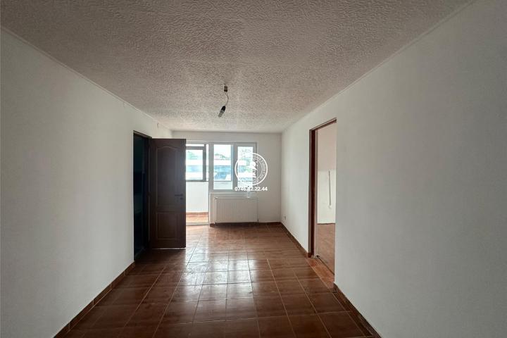Apartament cu 5 camere de vanzare - Gara