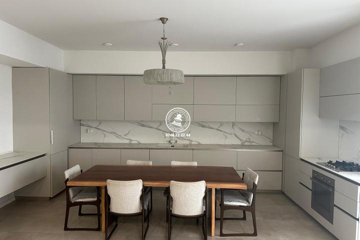 Apartament 4 camere Centru 130 Mp