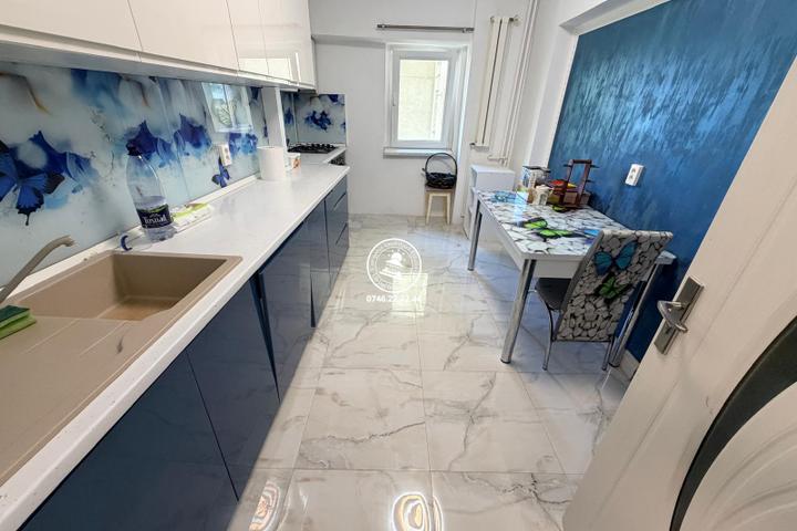 Apartament cu 3 camere decomandat Dacia
