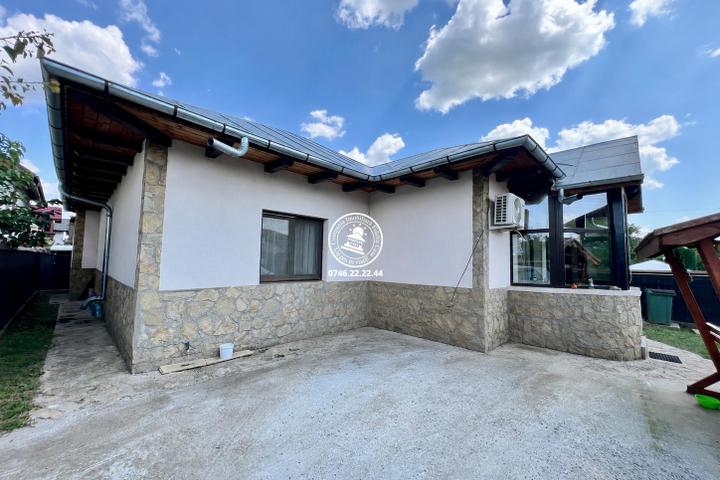 Casa cu 3 camere mobilata si utilata de vanzare in Lunca Cetatuii