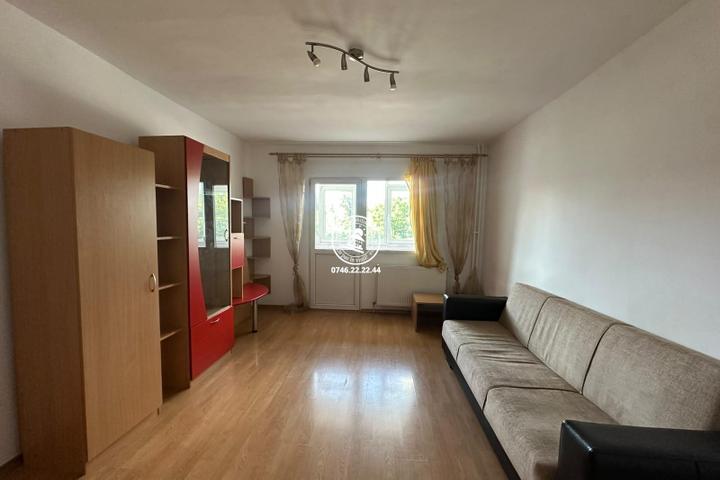Apartament 2 camere de vanzare decomandat etajul 1 - Gara