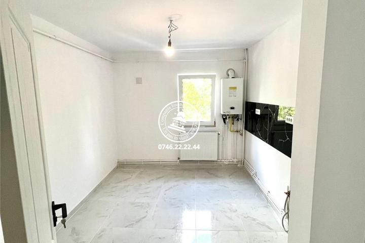 Apartament cu 4 camere Dacia et 1
