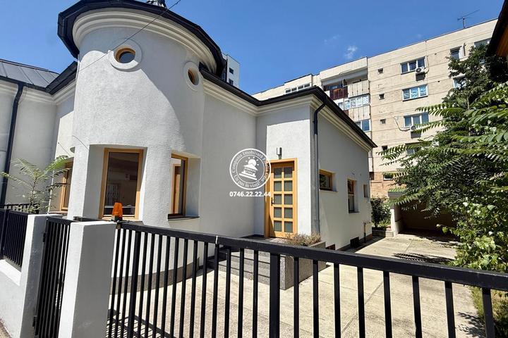 Casa de vanzare in centru