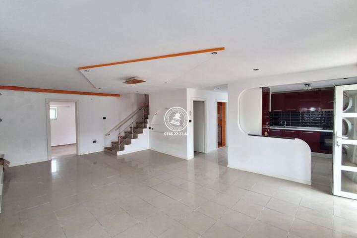 Vila de vanzare Letcani-Bogonos