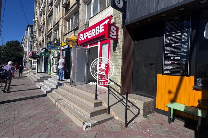 Spatiu de inchiriat- Intersectietrecere de pietoni vad mare