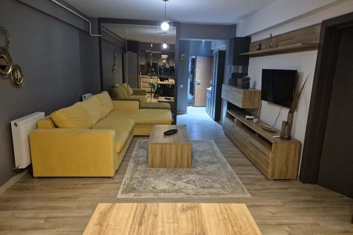 Apartament cu 2 camere+boxa depozitare Zona Nicolina