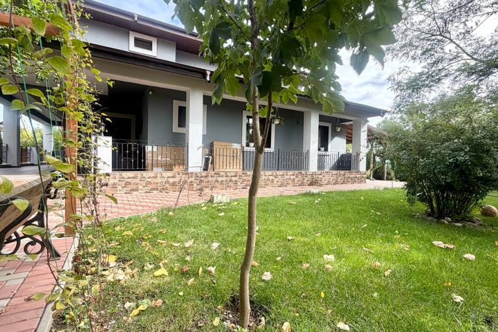 Vilă Individuală în Sculeni, Com. Victoria, Jud. Iași – Asfalt, Utilități Complete – foto 3