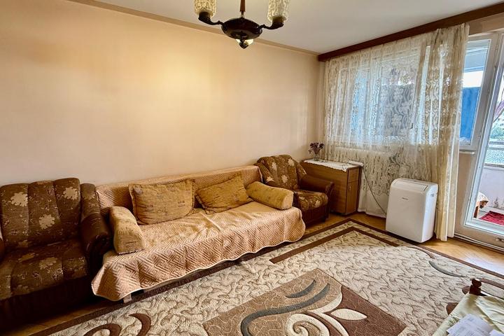 Apartament cu 3 camere decomandat in Tatarasi – foto 3